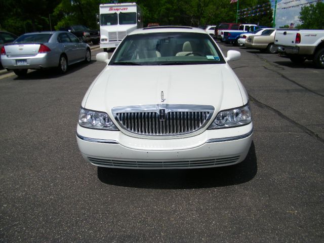 Lincoln Town Car 2003 photo 4