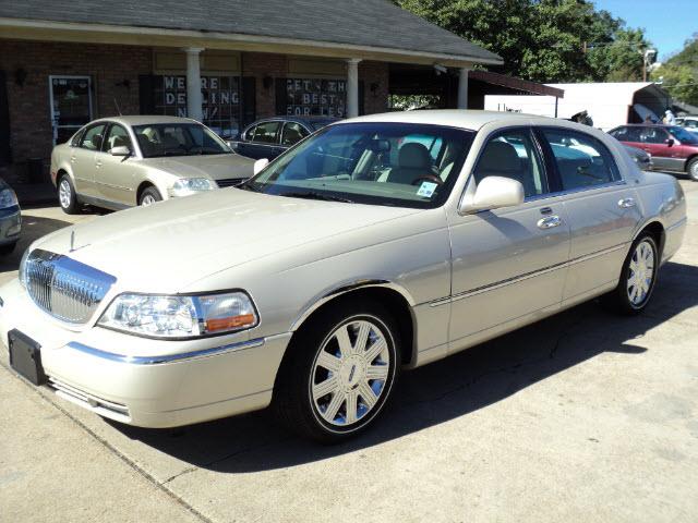 Lincoln Town Car ZR-2 Extended Cab Sedan