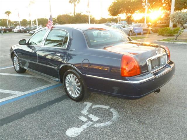 Lincoln Town Car 2003 photo 4