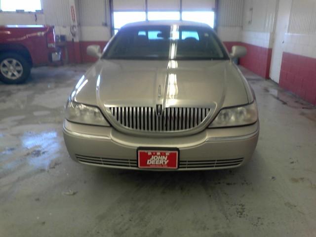 Lincoln Town Car 2003 photo 1