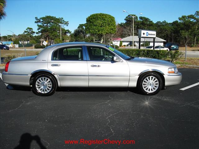 Lincoln Town Car 2003 photo 1