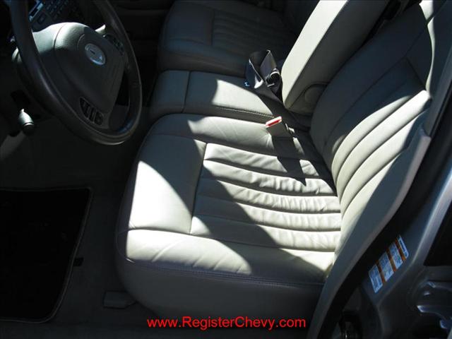 Lincoln Town Car 2003 photo 4