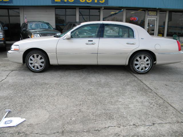 Lincoln Town Car 2003 photo 3