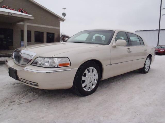 Lincoln Town Car 2003 photo 1