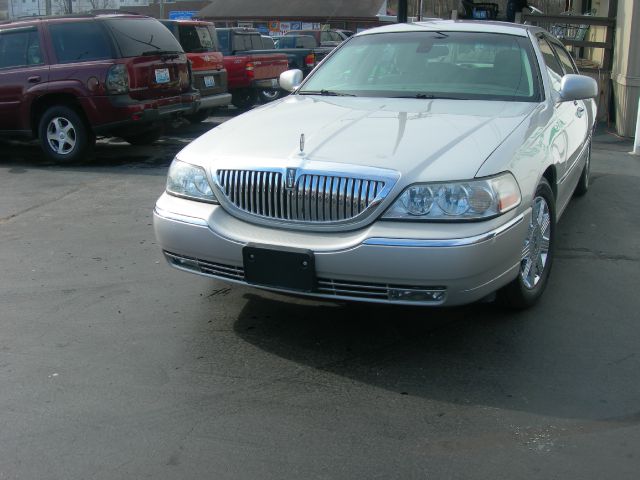 Lincoln Town Car 2003 photo 4