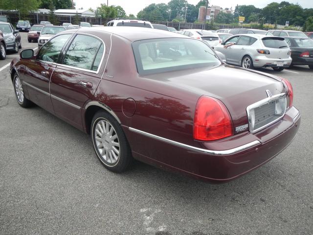 Lincoln Town Car 2003 photo 3