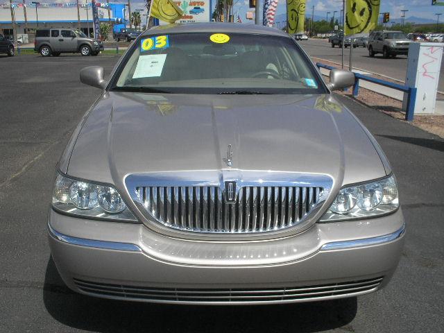 Lincoln Town Car 2003 photo 1