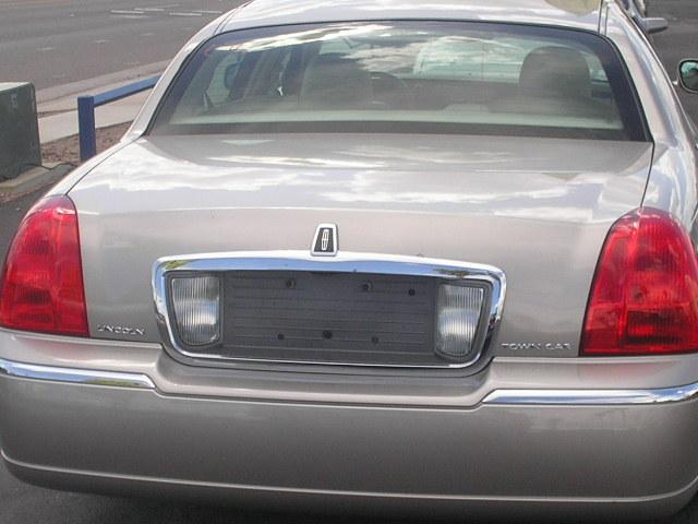 Lincoln Town Car 2003 photo 4