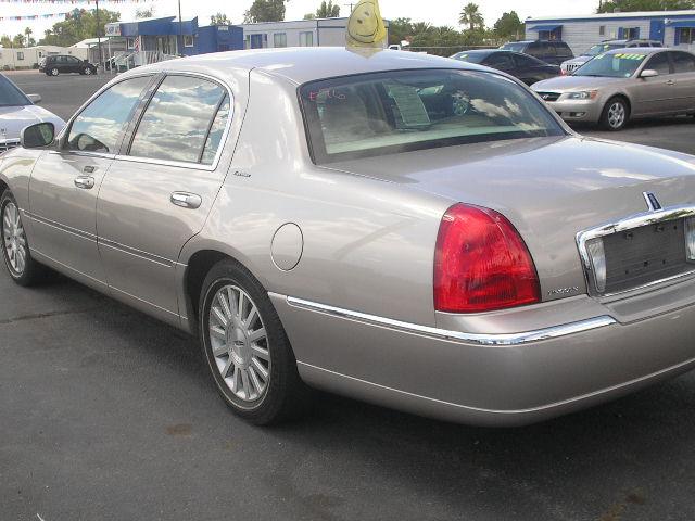 Lincoln Town Car 2003 photo 5