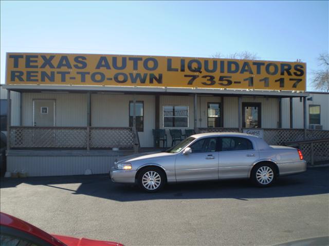 Lincoln Town Car DOWN 4.9 WAC Sedan