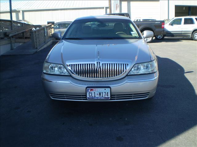 Lincoln Town Car 2003 photo 1