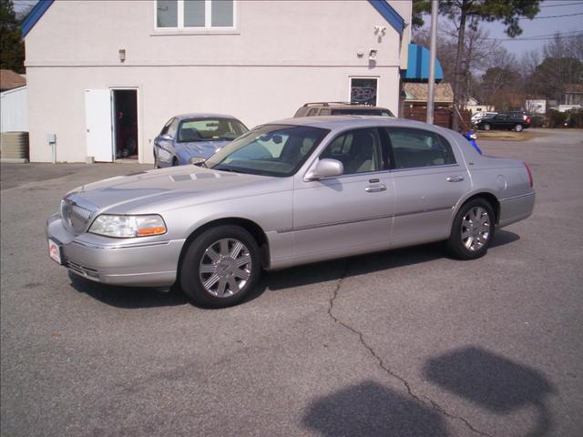 Lincoln Town Car ZR-2 Extended Cab Sedan