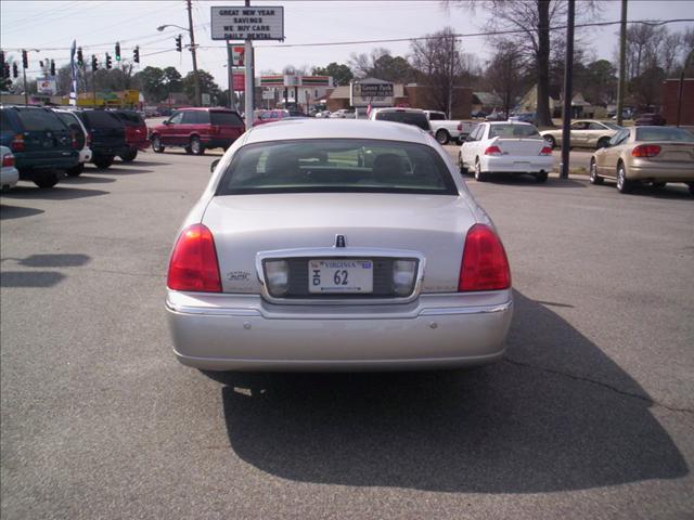 Lincoln Town Car 2003 photo 4