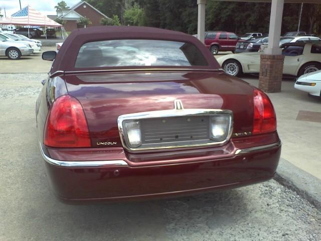 Lincoln Town Car 2003 photo 1