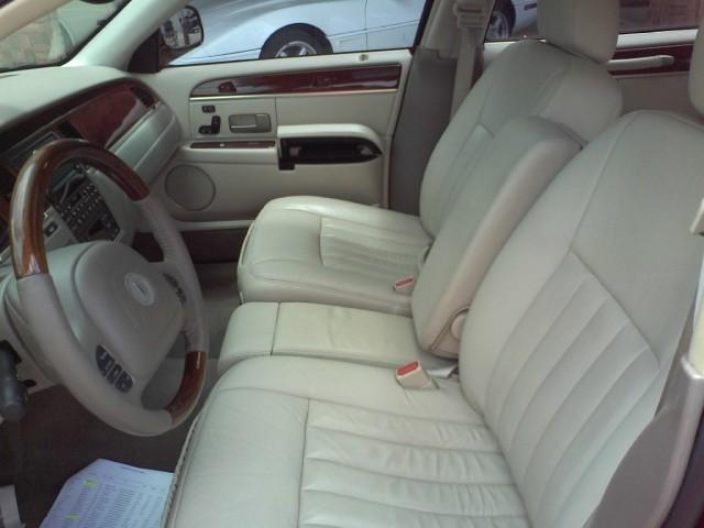 Lincoln Town Car 2003 photo 5