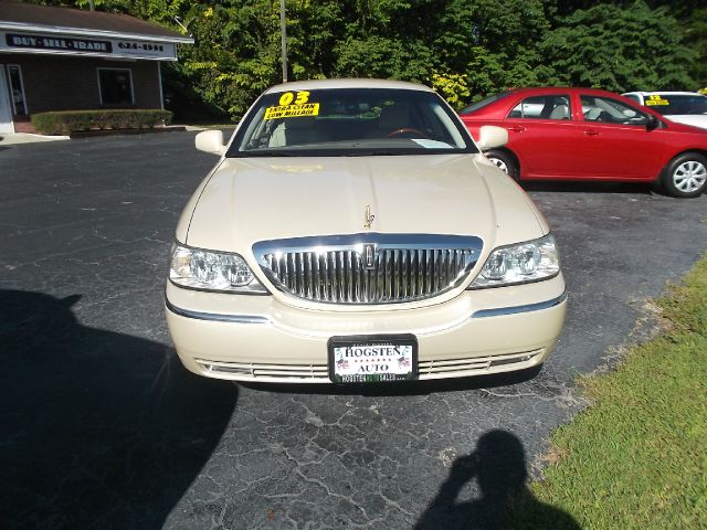 Lincoln Town Car 2003 photo 3