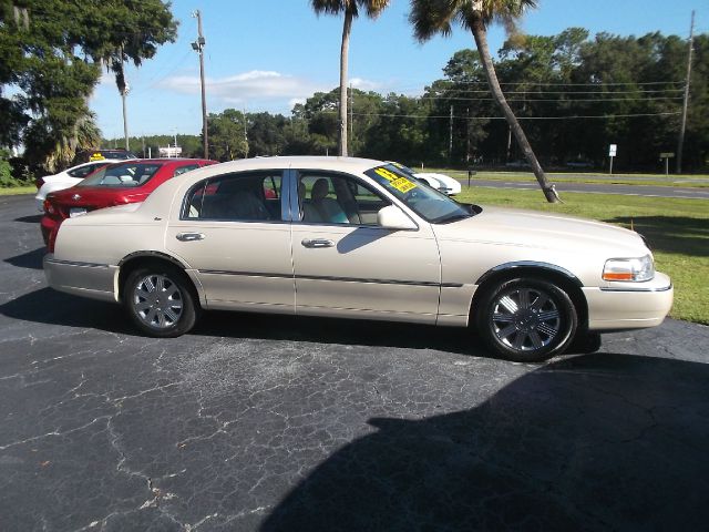 Lincoln Town Car 2003 photo 4