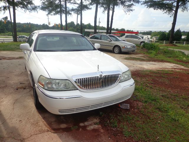 Lincoln Town Car 2003 photo 2