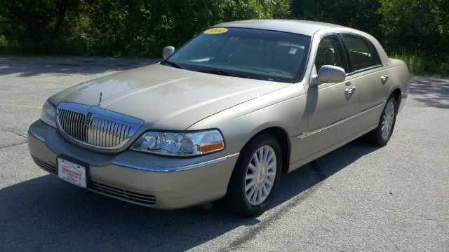 Lincoln Town Car 2004 photo 11