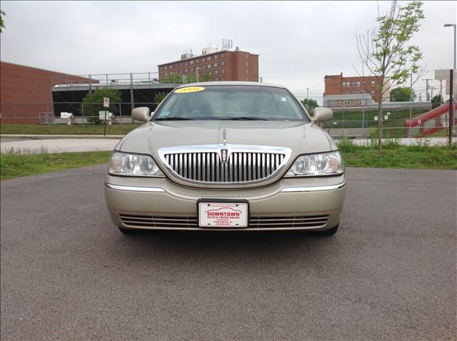 Lincoln Town Car 2004 photo 12