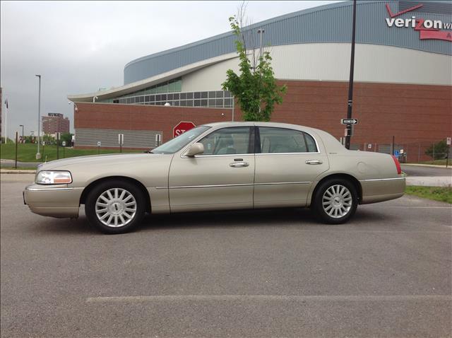 Lincoln Town Car 2004 photo 13