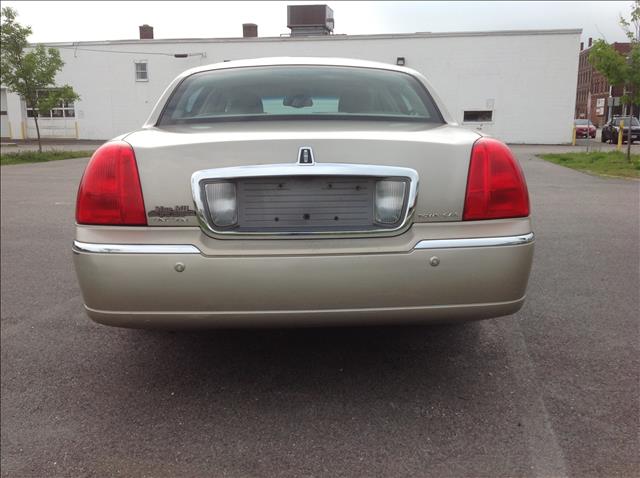 Lincoln Town Car 2004 photo 6