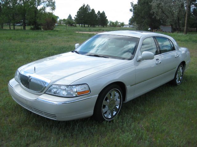 Lincoln Town Car 2004 photo 3