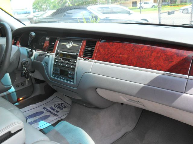 Lincoln Town Car 2004 photo 12