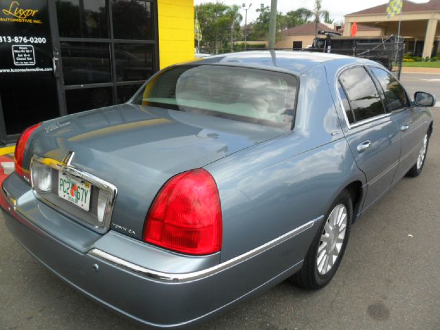 Lincoln Town Car 2004 photo 20