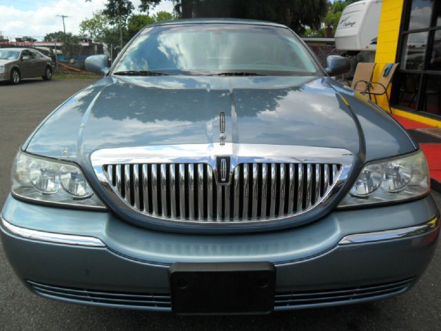 Lincoln Town Car 2004 photo 25