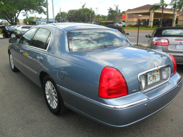 Lincoln Town Car 2004 photo 27