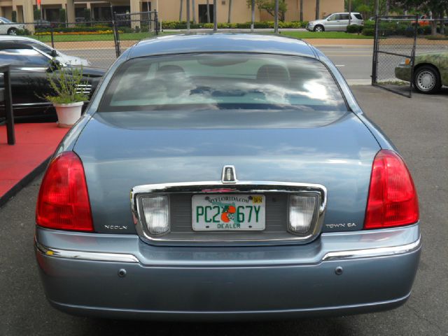 Lincoln Town Car 2004 photo 29