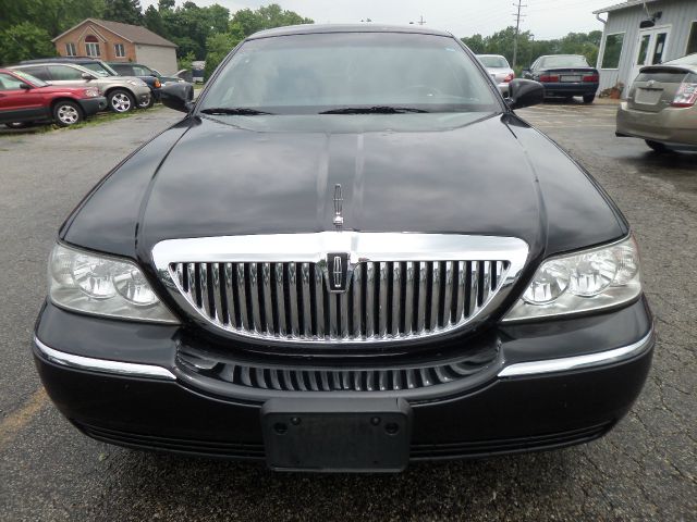 Lincoln Town Car 2004 photo 3