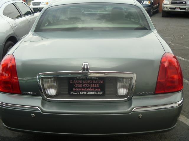 Lincoln Town Car 2004 photo 5