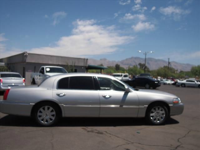 Lincoln Town Car SL 4X4 PLOW DUMP Sedan