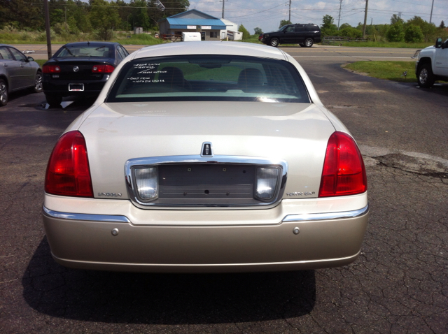 Lincoln Town Car 2004 photo 1