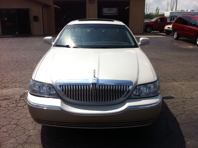 Lincoln Town Car 2004 photo 7