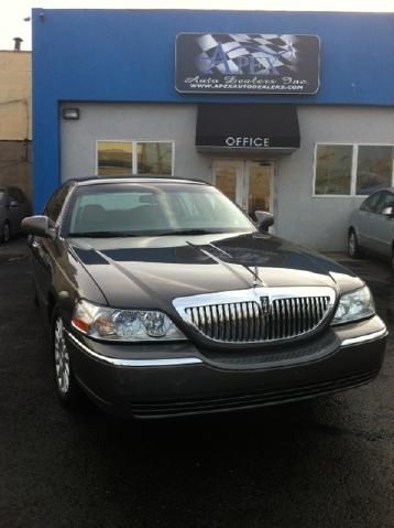 Lincoln Town Car 4dr Sdn SL Auto Sedan