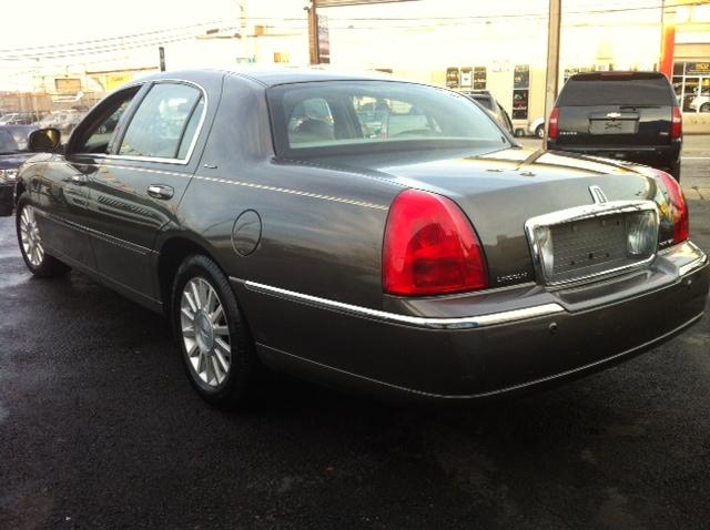 Lincoln Town Car 2004 photo 5