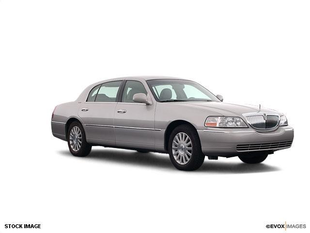 Lincoln Town Car 2004 photo 4