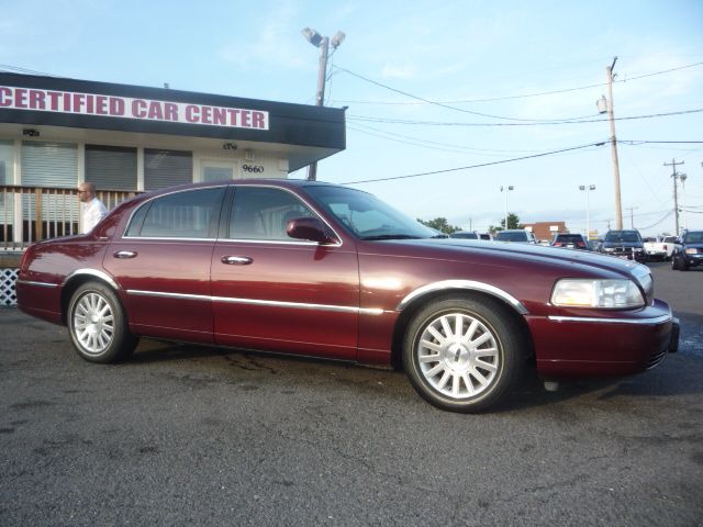 Lincoln Town Car 2004 photo 3