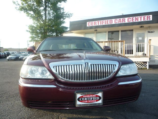 Lincoln Town Car 2004 photo 4