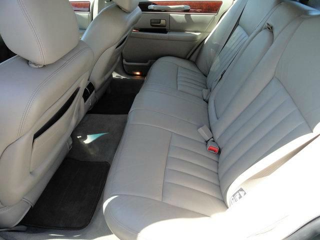 Lincoln Town Car 2004 photo 1