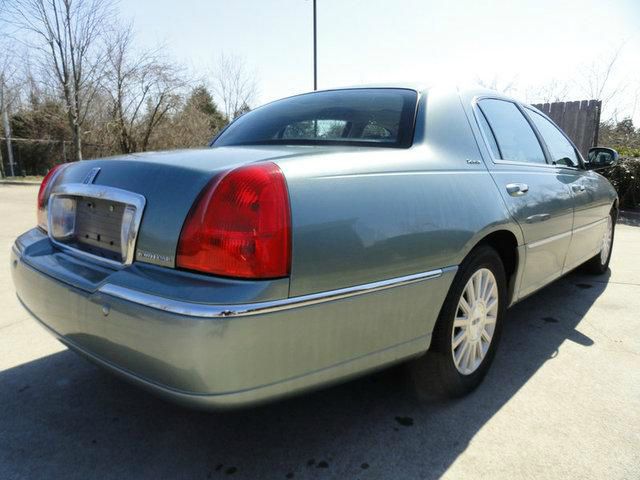 Lincoln Town Car 2004 photo 6