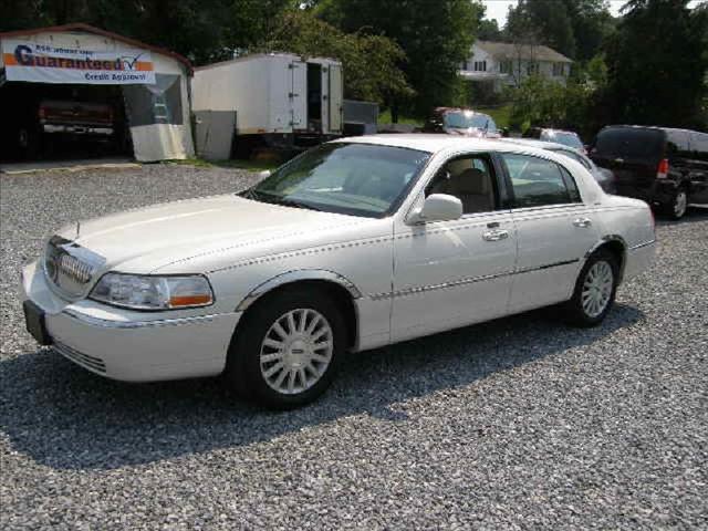 Lincoln Town Car DOWN 4.9 WAC Sedan