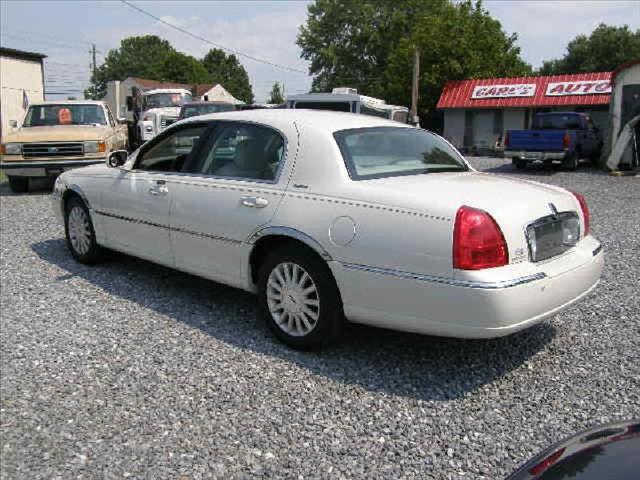 Lincoln Town Car 2004 photo 1