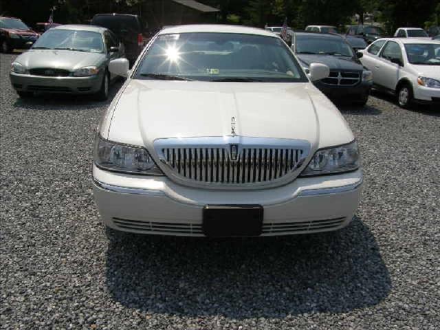 Lincoln Town Car 2004 photo 4