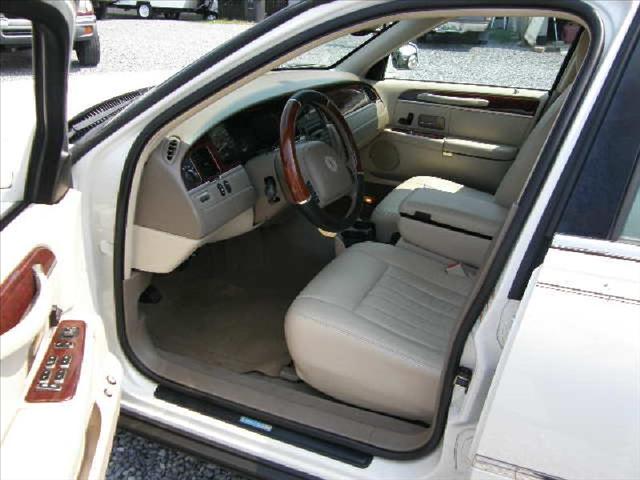 Lincoln Town Car 2004 photo 5