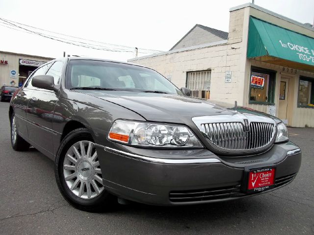 Lincoln Town Car 2004 photo 1