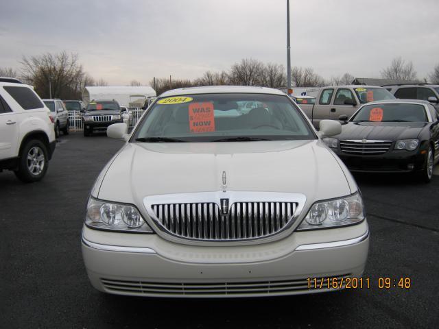 Lincoln Town Car 2004 photo 3